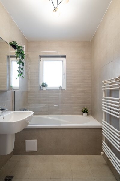 COMISION 0%-Apt 3 cam superb 75mp, vedere lac, cel mai bun raport calitate pret